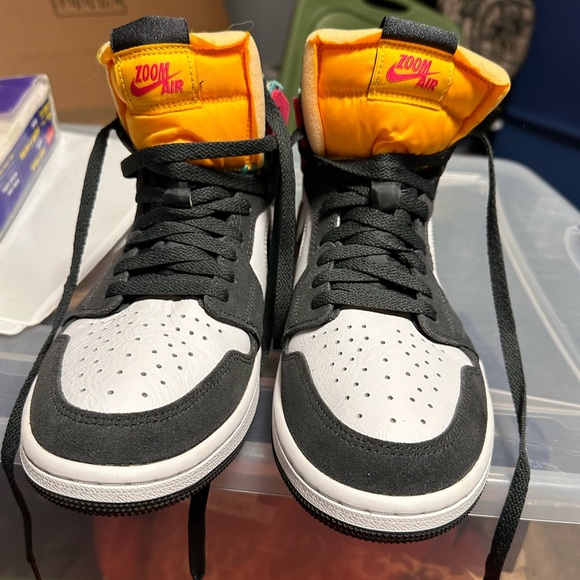 Air Jordan 1 - Picture 1 of 3